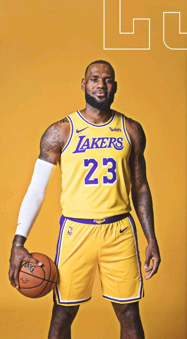 潘德夫：国米比上赛季更强，他们不应该在这么多比赛中犯错（潘德夫：这支国米强于上季，不该在这么多场比赛里犯错）