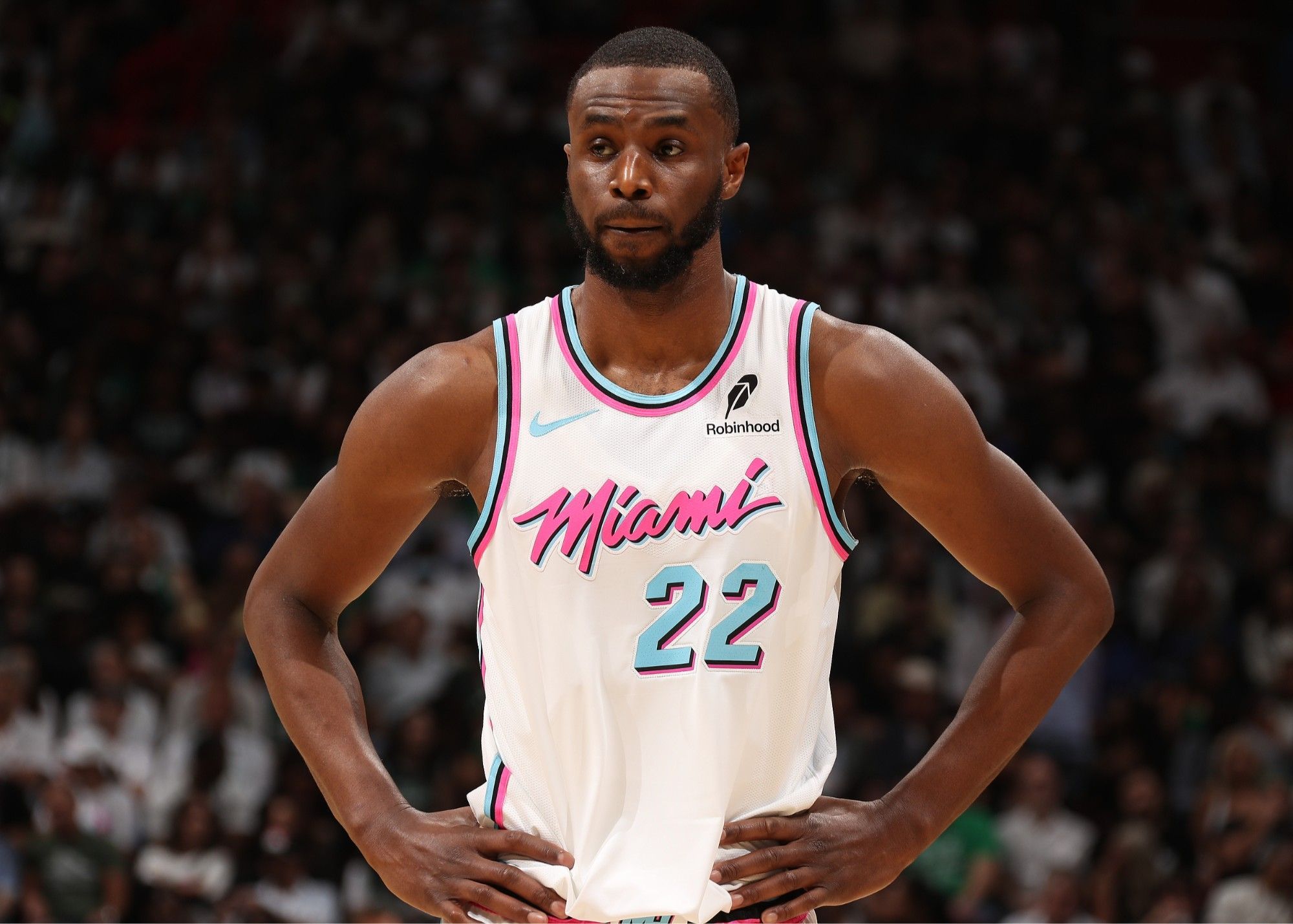 阿斯：皇马右后卫遭遇伤病危机，阿隆索或将征调卡斯蒂亚小将（阿斯：皇马右后卫线告急，阿隆索或提拔卡斯蒂亚小将）