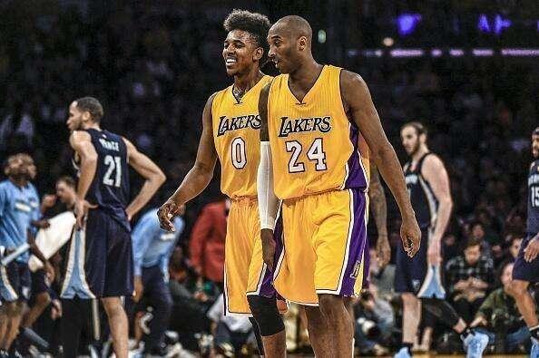 邮报：奥纳纳和埃托奥长期有矛盾；姆伯莫预计是喀麦隆新队长（邮报：奥纳纳与埃托奥积怨已久，姆伯莫有望出任喀麦隆新队长）