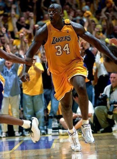 TA：皇马寻求引进后卫和中场；他们愿听取对罗德里戈的报价（TA：皇马计划补强后防与中场，并愿意听取罗德里戈的转会报价）