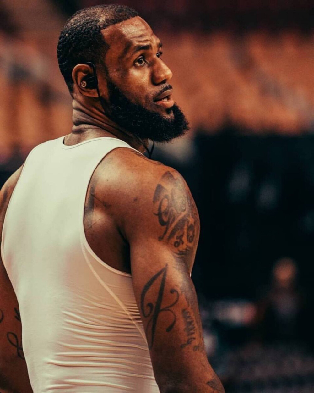 瓦伦西亚vs塞维利亚：加亚、丹朱马首发，阿斯皮利奎塔、古德利出战（瓦伦西亚战塞维利亚：加亚、丹朱马先发，阿斯皮利奎塔、古德利登场）