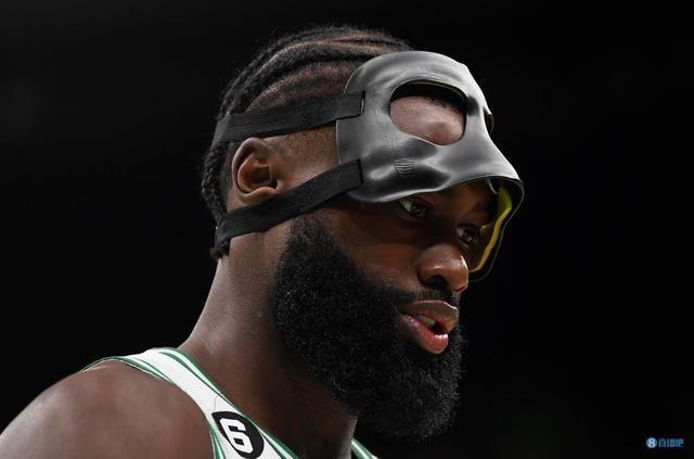 利物浦新赛季球衣号码确认：维尔茨7号，埃基蒂克22号，弗林蓬30号（利物浦新赛季号码出炉：维尔茨7号、埃基蒂克22号、弗林蓬30号）