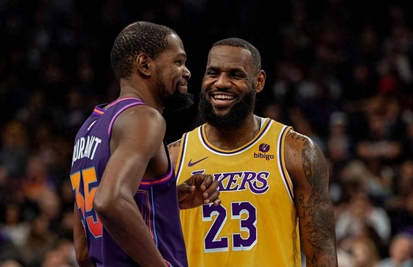 布斯克茨和阿尔巴结束球员生涯，巴萨官方发文祝福（布斯克茨、阿尔巴宣布退役，巴萨官方发文送上祝福）