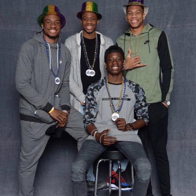 阿姆拉巴特：安东尼不该吃红牌，他并非故意踢对方面部（阿姆拉巴特：安东尼不该被罚下，他并非有意踢脸）