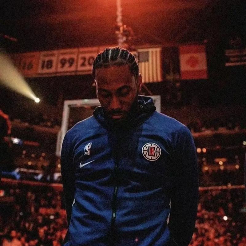 肖赧：现在炒掉米利西奇可能性小，热身赛输球不触发下课（肖赧：热身赛输球不等同下课，米利西奇短期被解雇可能性不大）