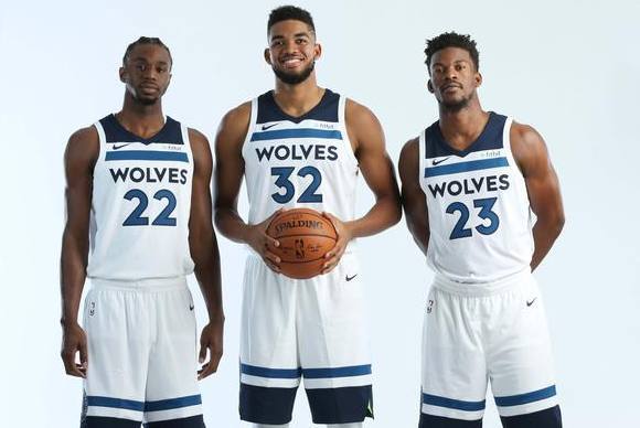 0点下班！孙颖莎太累了，或迎27小时5赛，体能精力双重考验（熬到零点收工，孙颖莎或27小时5战，体能与精力面临双重挑战）