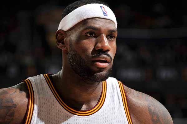 埃迪：期待杨瀚森能够上场，在场上看到另一个亚洲人很特别（埃迪：希望杨瀚森能登场，赛场上再见亚洲面孔格外特别）